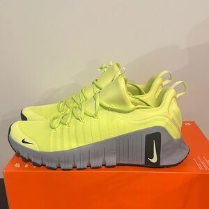 Nike Free Metcon 6 in Lemon Twist